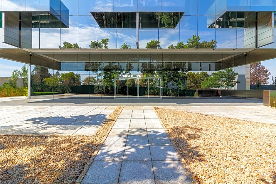 Suryaa Hotel Pinhais, Curio Collection by Hilton