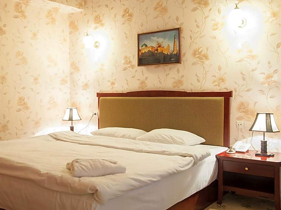 Golden Valley Hotel