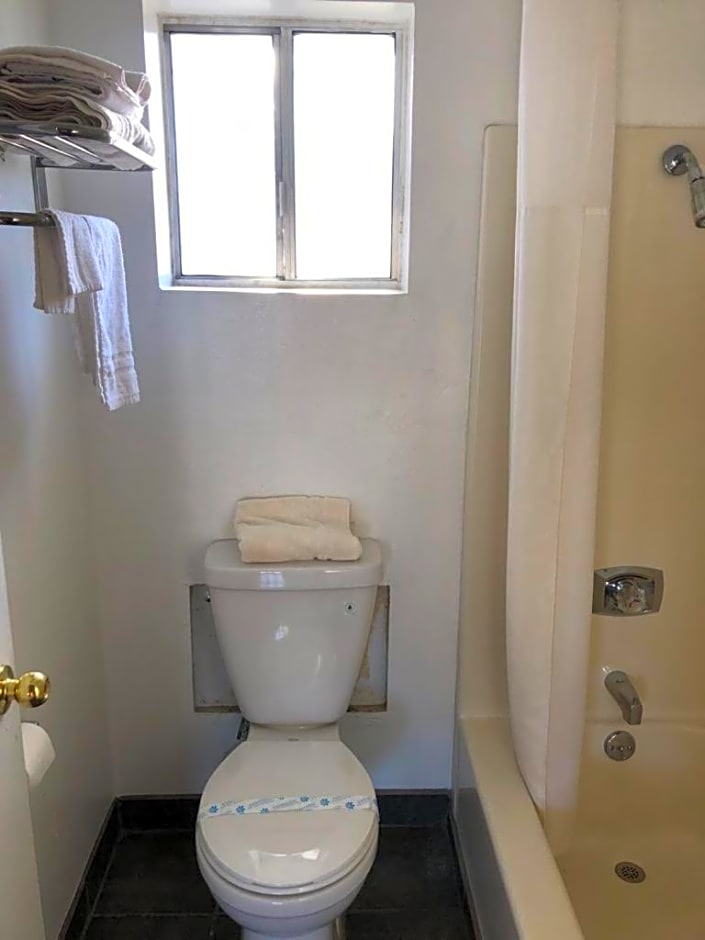 Kelseyville Motel