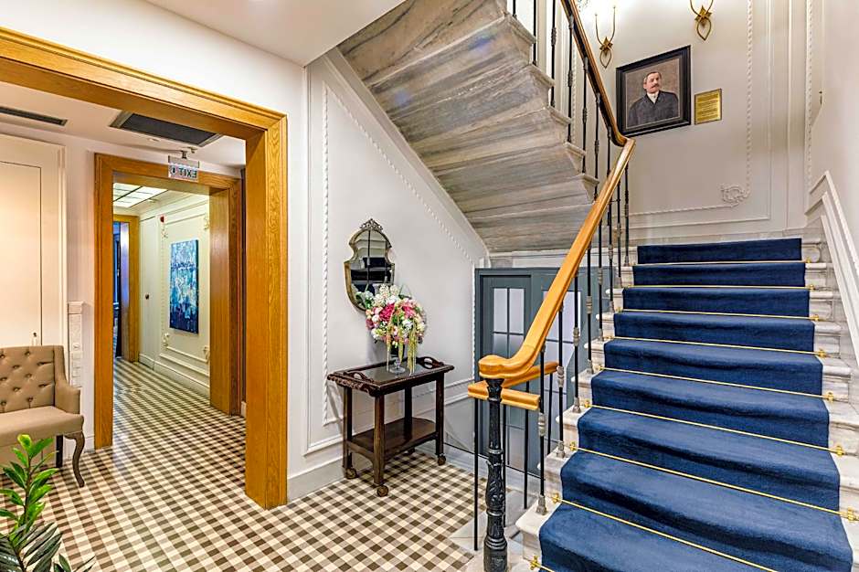 Petros Boutique Hotel