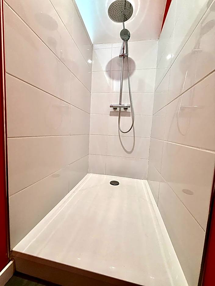 Aux Charmes-Suites cosy et independantes equipees d un frigo, micro ondes et nespresso