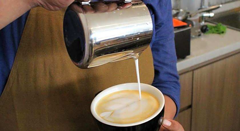 Central Front One Inn Jakarta Airport