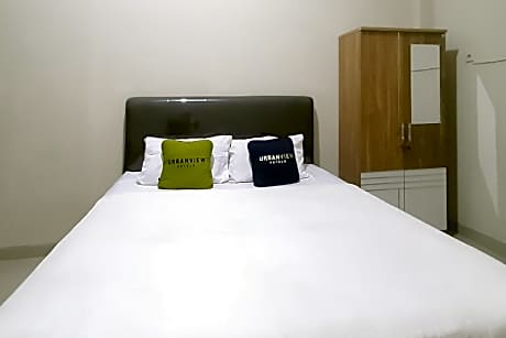 Urbanview Hotel Fira Syariah Muara Enim by RedDoorz