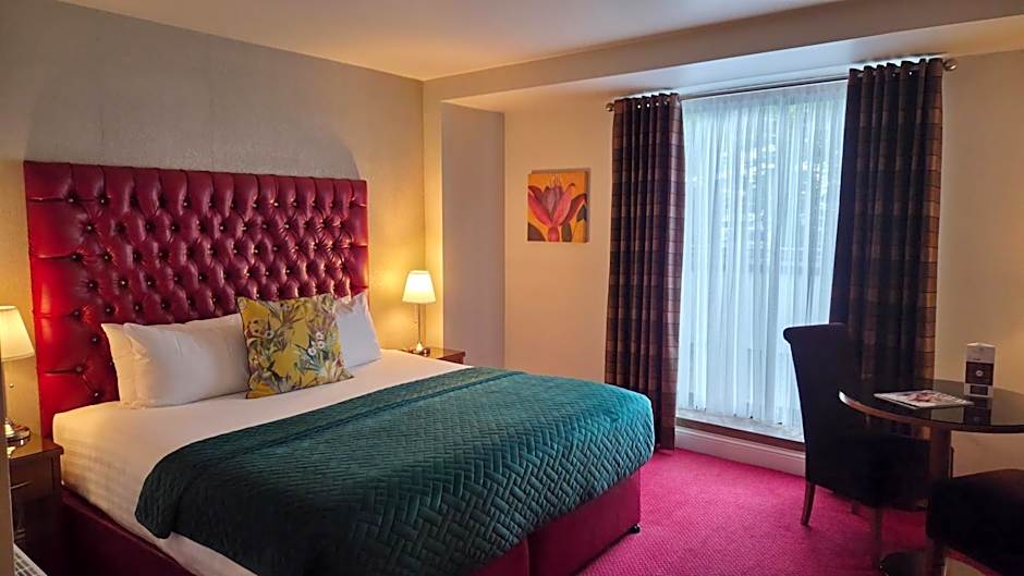 Raheen Woods Hotel