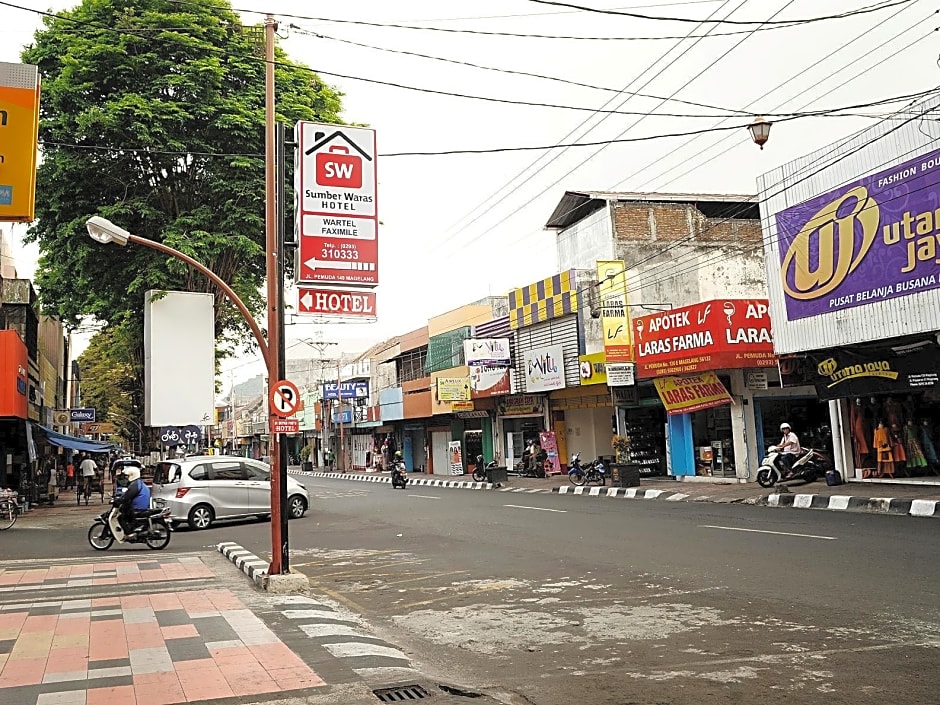 Hotel Sumber Waras