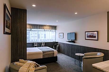 Deluxe Queen Apartment