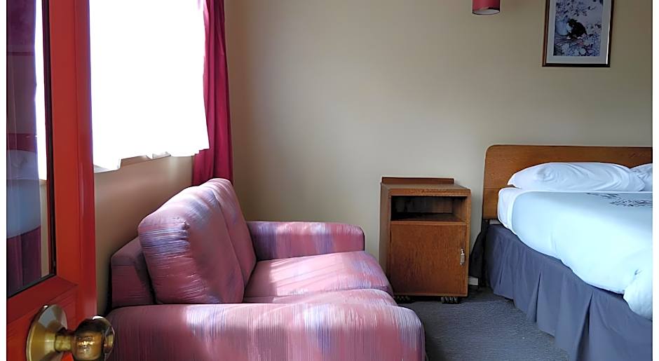 Larchwood Motels
