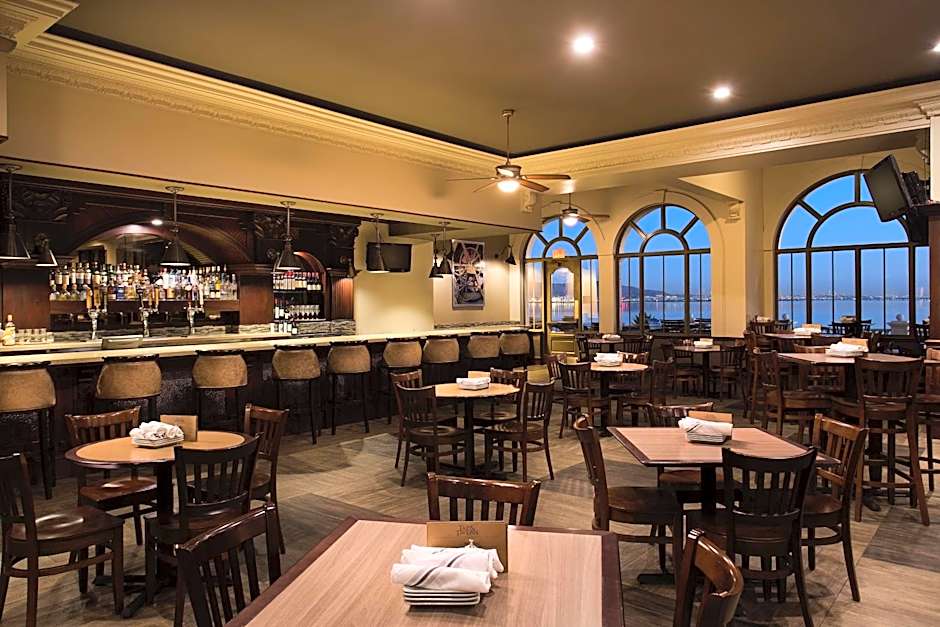 Embassy Suites by Hilton San Francisco Airport Waterfront