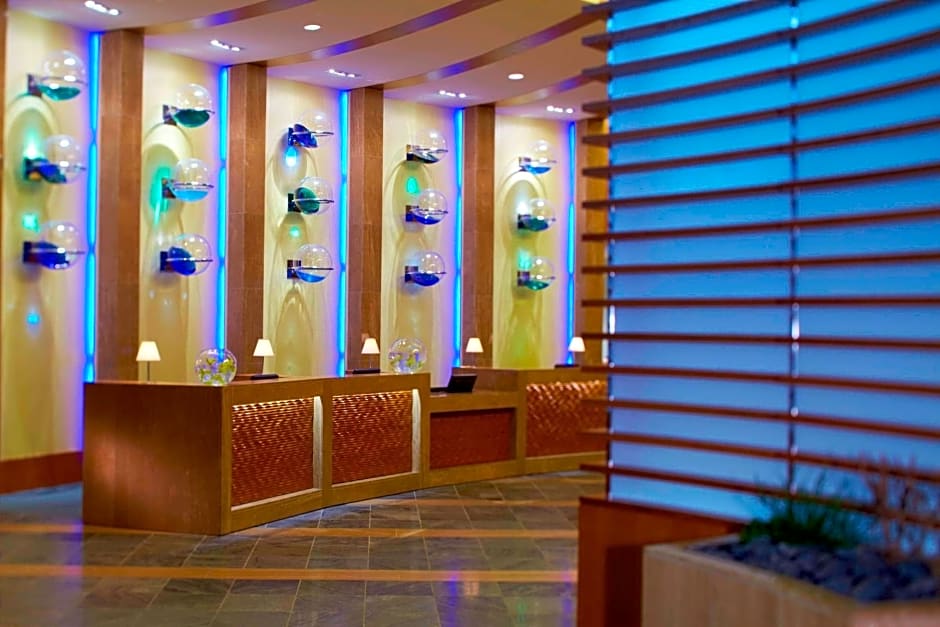 Renaissance Boston Waterfront Hotel