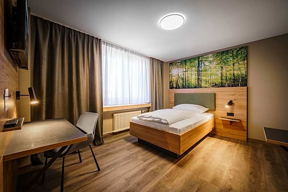 Hotel Linde - 24h Self Check-in