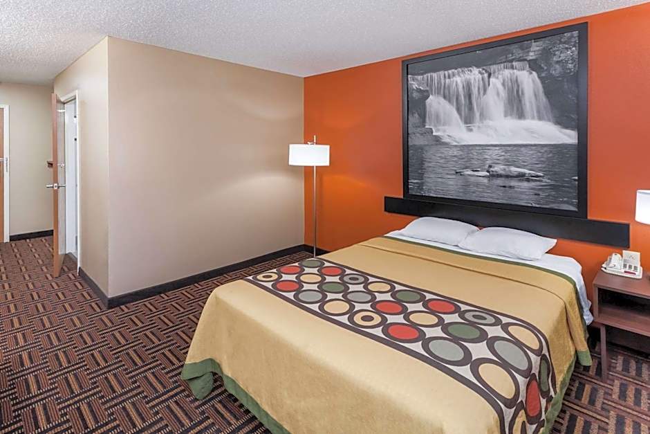 Super 8 by Wyndham Rochester