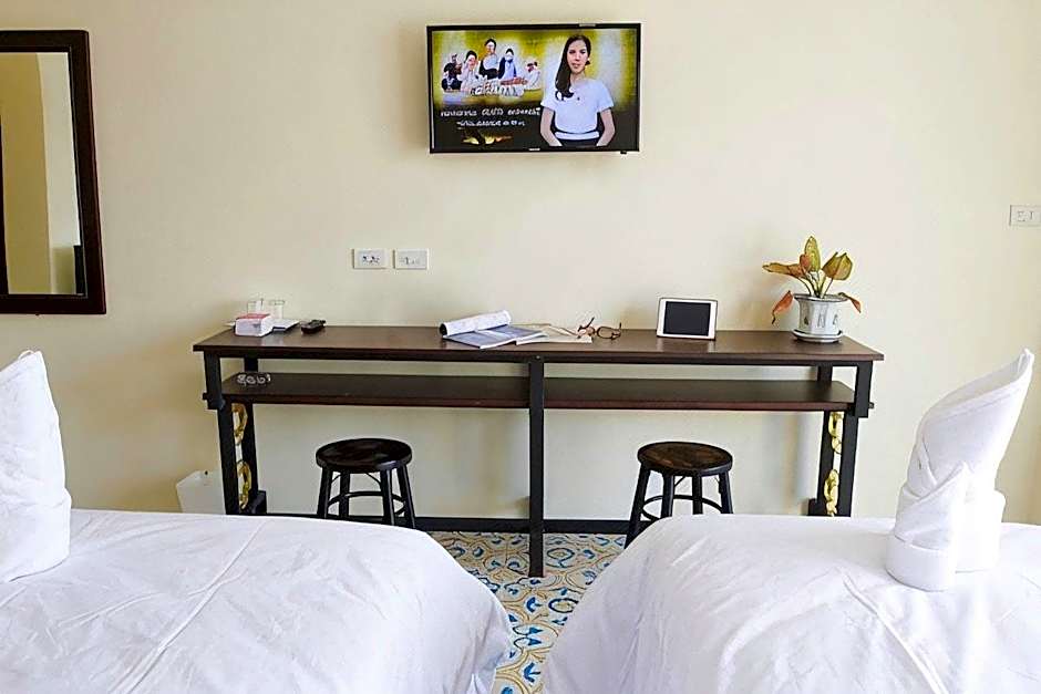 Le Hua Hotel