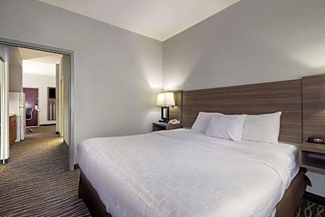 Accessible King Suite - Non Smoking