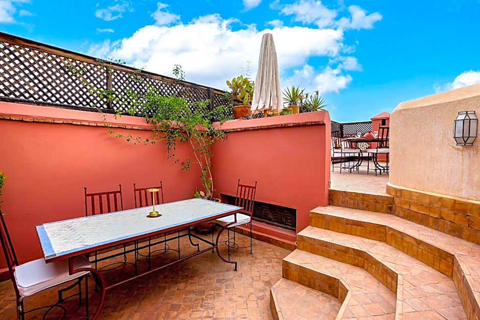 Riad 92 - Architect's Riad in the Exclusive Dar El Bacha