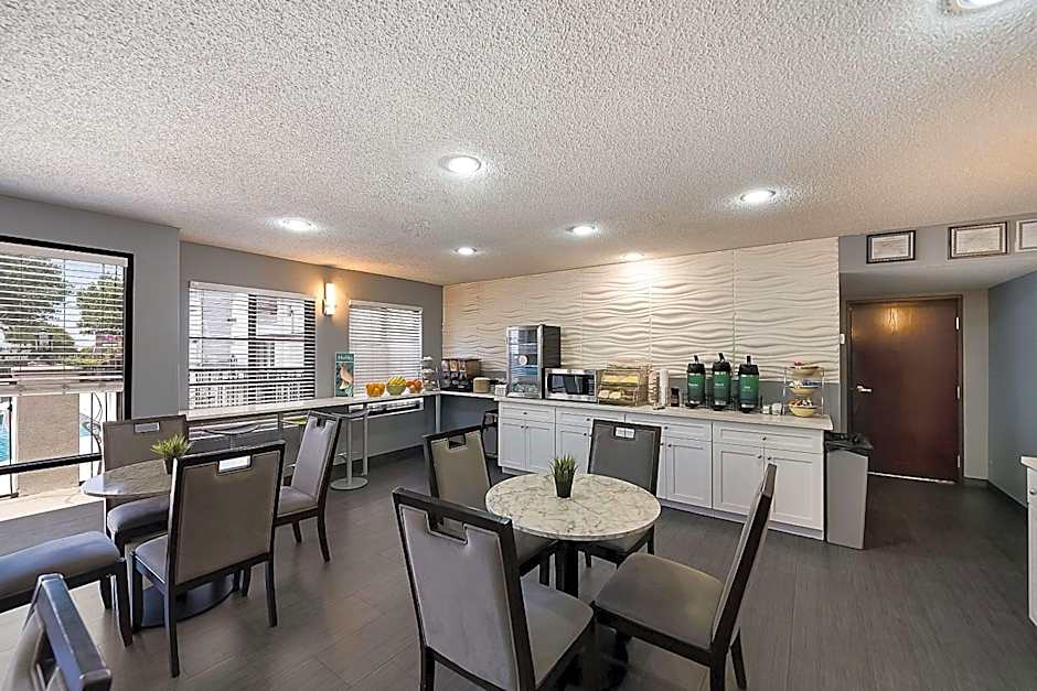 Quality Inn & Suites DFW Airport South