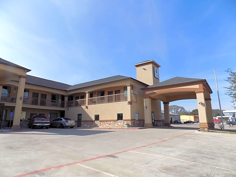 Moulton Inn & Suites