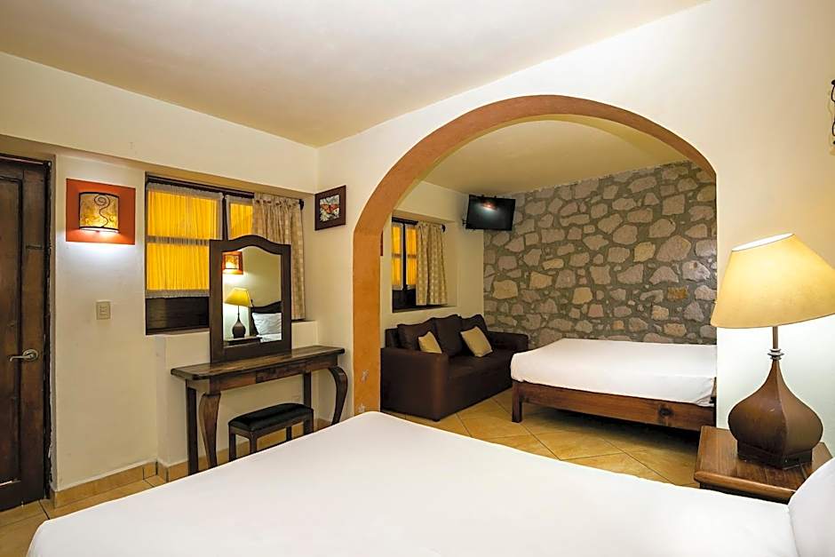 Hotel Casa del Virrey & Suites
