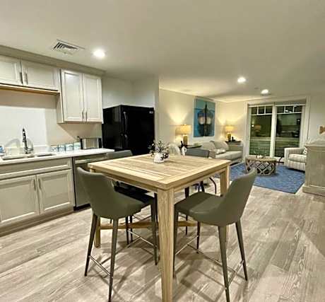 Harbourtown Suite Water View