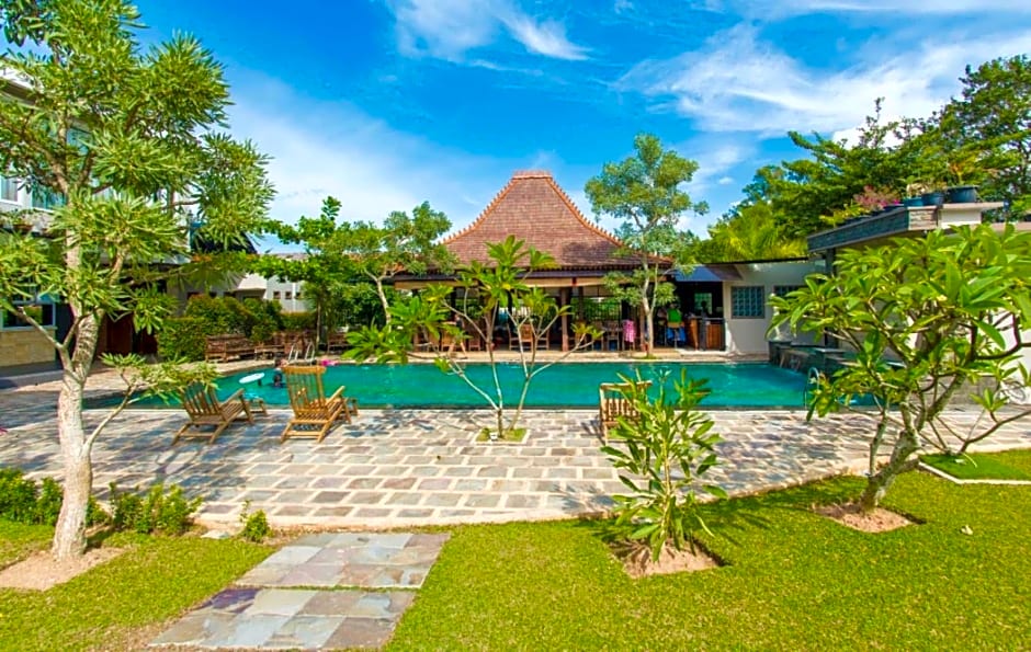 Alinson Boutique Resident Batam by ZUZU