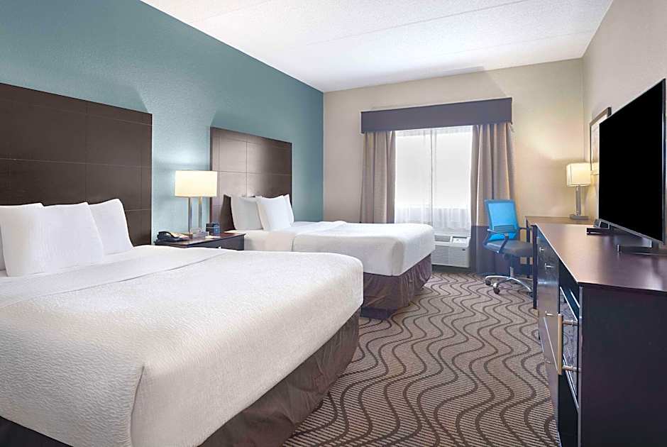 Photo 1 of 3 of 2 Queen Beds, Mobility Accessible, Grab Bars, Bathtub