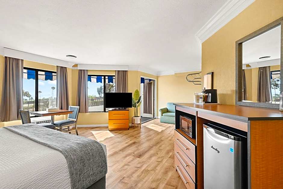 Travelodge by Wyndham San Clemente Beach