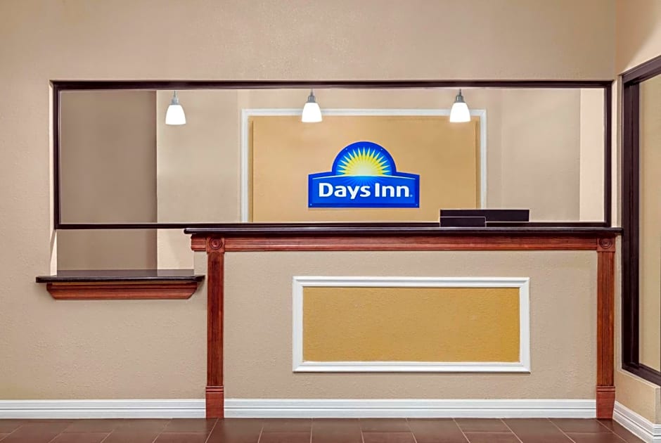 Days Inn by Wyndham San Antonio Near Fiesta Park