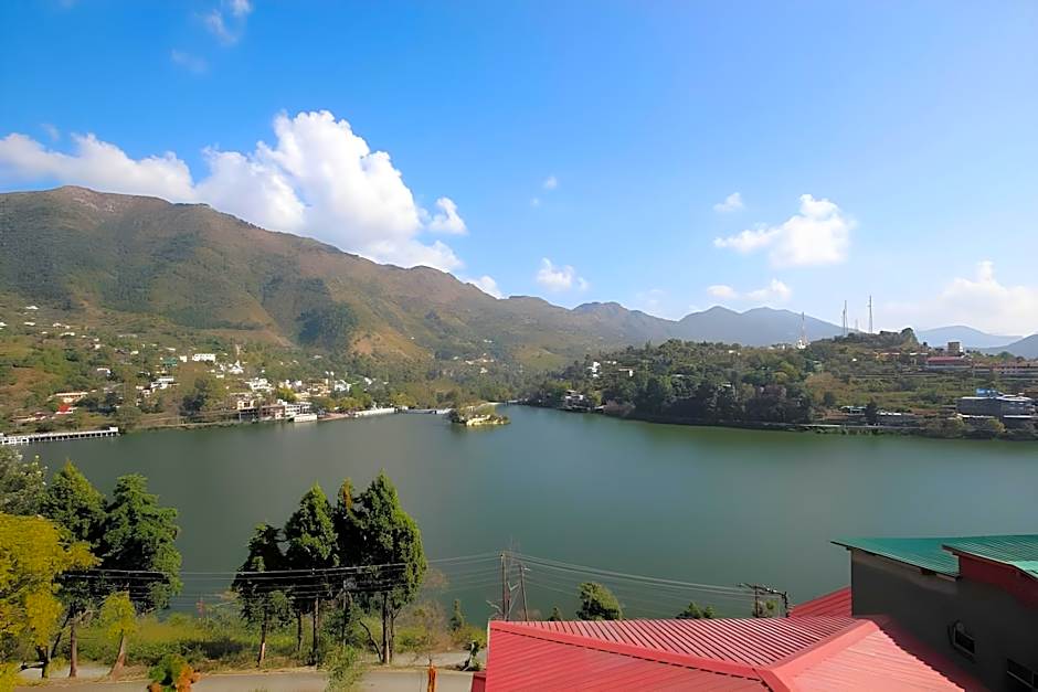 Hotel Lake Inn - A Luxury Lake View Hotel