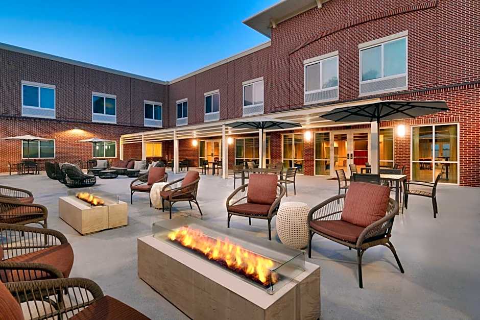Courtyard by Marriott Atlanta Duluth Downtown