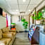 Deluxe Inn & Suites By OYO Miami OK