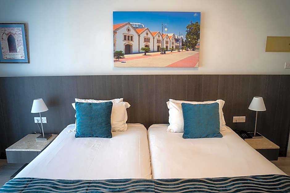 Mikes Kanarium City Hotel