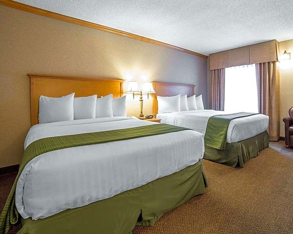 Foto 1 daripada 5 — 2 Queen Beds