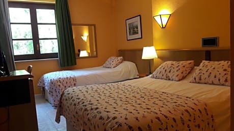 TRIPLE ROOM (3 ADULTS)