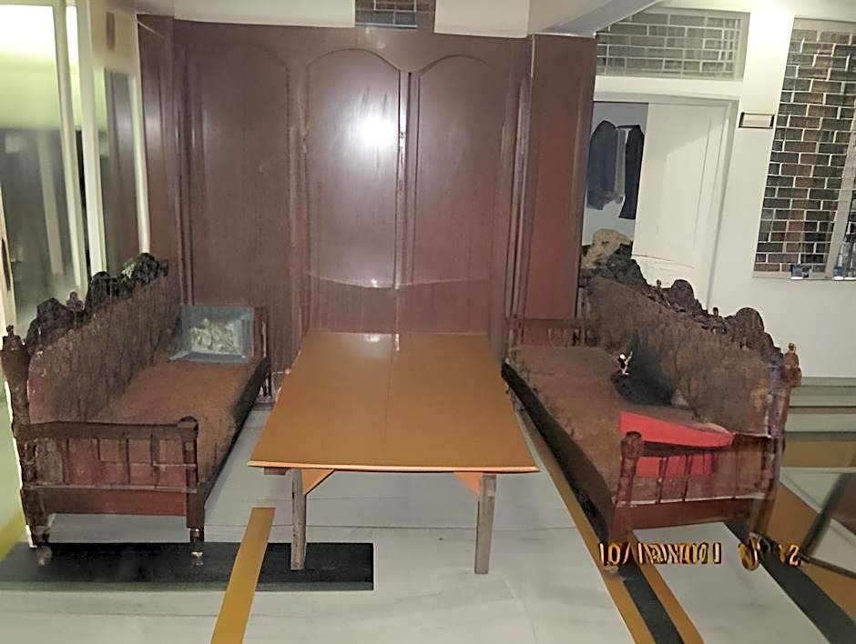 Puja Guest House – Varanasi, VA