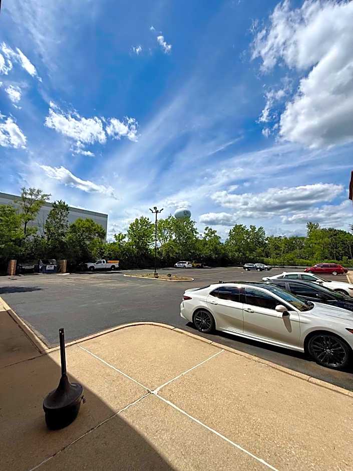 Ramada by Wyndham Glendale Heights/Lombard