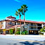 Lamplighter Inn & Suites