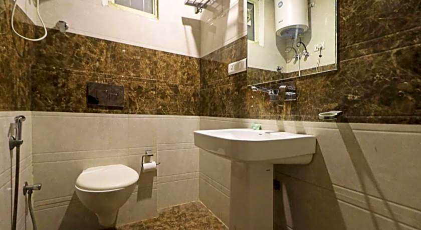 Hotel Iconic Suite - Near Delhi Airport