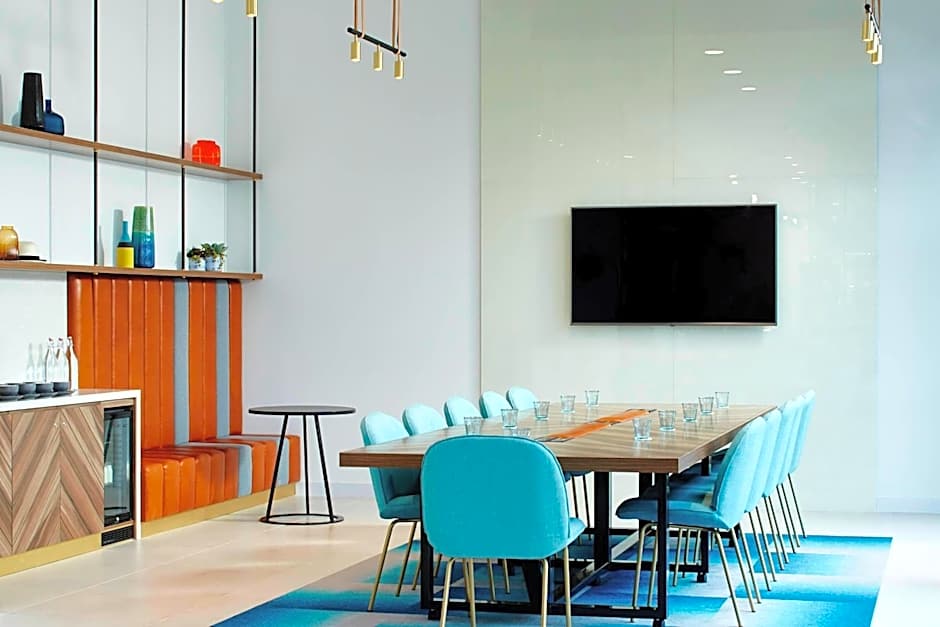 Courtyard by Marriott Luton Airport