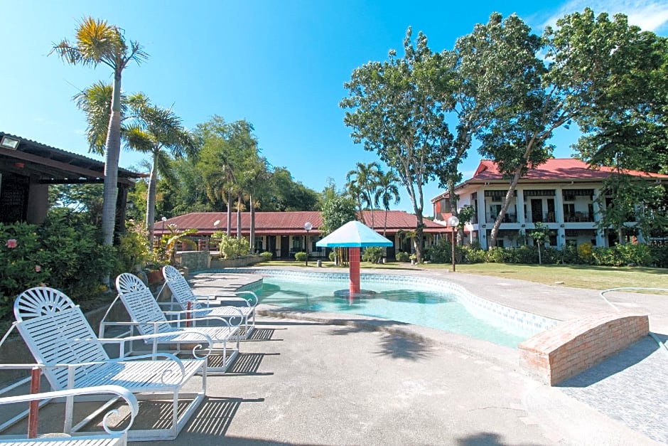 RedDoorz Plus @ Rio Grande de Laoag Resort Hotel Ilocos Norte