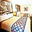 Super 8 by Wyndham Clive IA