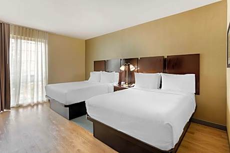Queen Room with Two Queen Beds - Non-Smoking