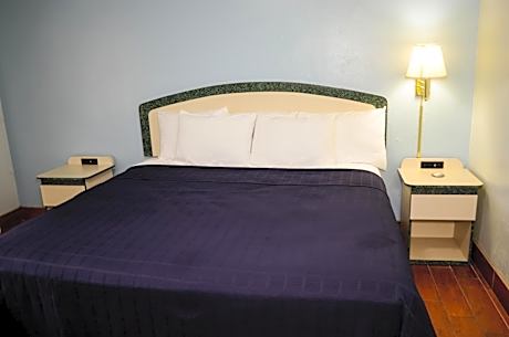 King Room - Non-Smoking