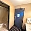 Super 8 by Wyndham Reedsburg