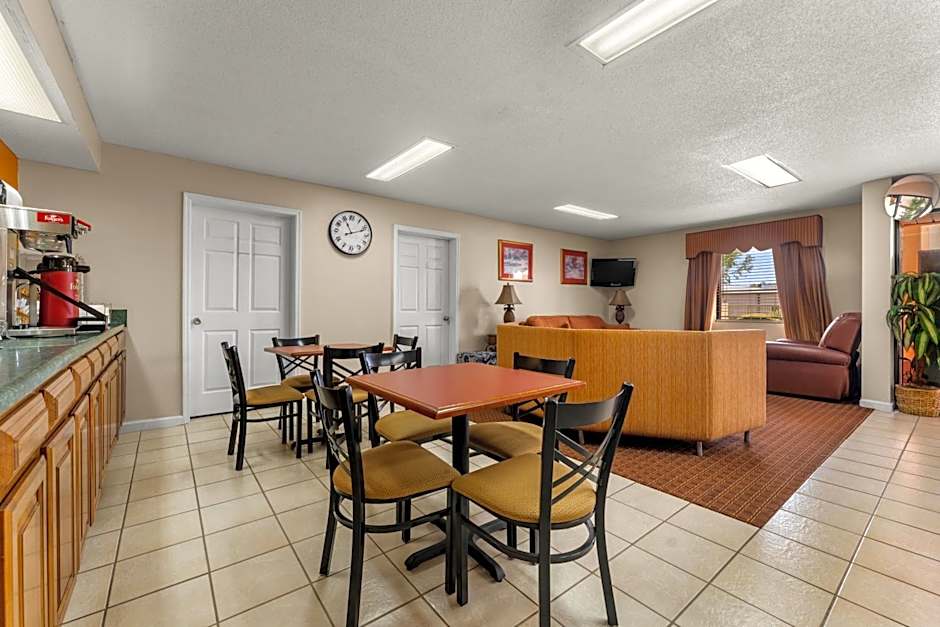 Americas Best Value Inn Montezuma