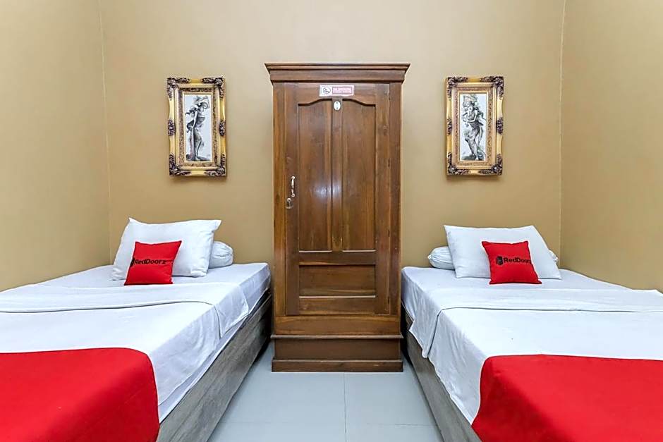 RedDoorz Syariah @ House Of Melati Kepanjen