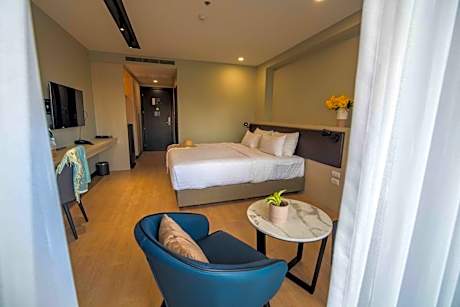 Deluxe Room with Pool View