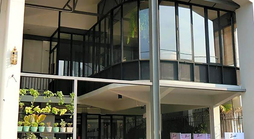 Bloom Boutique Hotel and Cafe