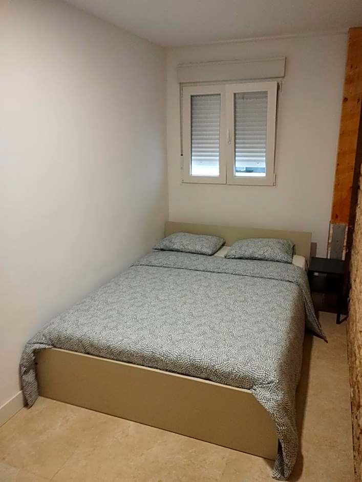 Soho Boho Apartments - with sunny rooftop terrace and fiber optic internet