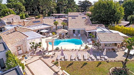 Le Mas des Mathes, Chambres d'hôtes, Studios