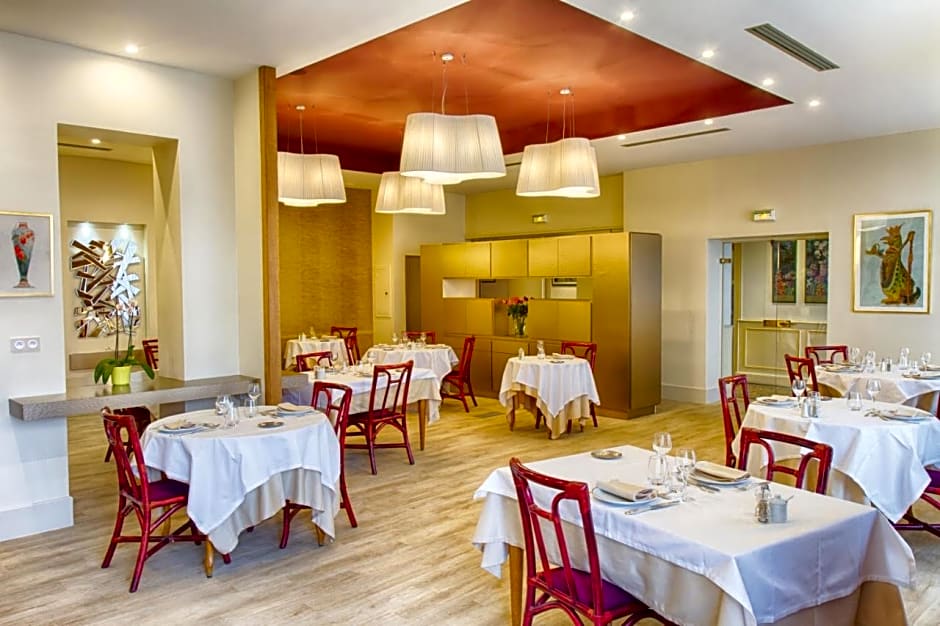 Photo 1 of 7 of Logis Hotel le Parc