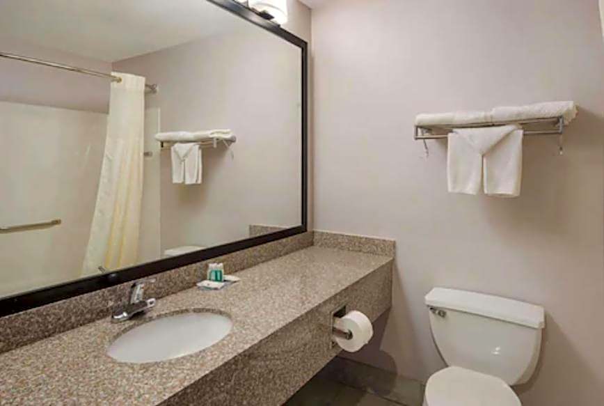 Quality Inn & Suites Cincinnati I-275